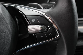 Škoda Octavia Skoda Octavia Combi 1.0 e-TSI 110pk MHEV DSG Style | Navigatie | Apple Carplay/Android Auto | Parkeersensor achter | Camera | Adaptive Cruise Control | Stoelverwarming | Ledverlichting | Climate Control - afbeelding nr 18