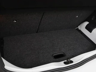 Volkswagen up! Volkswagen Up! 1.0 BMT high up! | Cruise control | Airco |  Bleutooth | LMV 15 inch | Parkeersensoren achter | Radio | LED dagrijverlichting - afbeelding nr 10