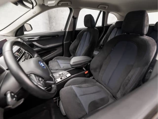 BMW X1 221Pk Automaat (GROOT NAVI, CLIMATE, ALCANTARA, ELEK ACHTERKLEP, SPORTSTOELEN, PARKEERSENSOREN, LED KOPLAMPEN, DAB+, NIEUWSTAAT) - afbeelding nr 13