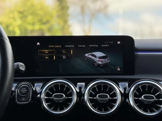 Mercedes-Benz A-Klasse Mercedes-Benz A-klasse 180 Aut. AMG | Camera | Sfeer | Apple Carplay | - afbeelding nr 30