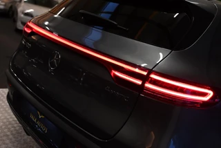 Mercedes-Benz EQC Mercedes-Benz EQC 400 4MATIC Premium Plus 80 kWh AMG - Memory - Distronic - Schuifdak - Keyless Entry - HUD - Ambiance Verlichting - afbeelding nr 46