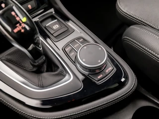 BMW 2 Serie BMW 2 Serie Gran Tourer 220i Executive Sportline 192Pk Automaat (PANORAMADAK, GROOT NAVI, HEAD-UP DISPLAY, LEDEREN SPORTSTOELEN, SFEERVERLICHTING, LED KOPLAMPEN, ELEK ACHTERKLEP, NIEUWSTAAT) - afbeelding nr 25