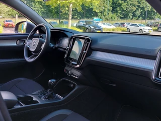 Volvo XC40 Volvo XC40 1.5 T3 157pk Momentum Business Pack Connect | Origineel NL | Navi | Clima | Adap. Cruise | Panorama Schuifdak | Led Koplampen | Pdc V+A+Camera | Rijstrook+Licht+Regensenor | 18''lm - afbeelding nr 34
