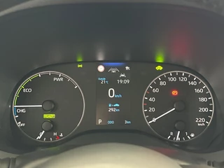 Toyota Yaris Toyota Yaris 1.5 Hybrid 115 Business | Parkeersensoren voor + achter | Stuurverwarming | Stoelverwarming - afbeelding nr 14