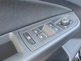 Volkswagen Golf Volkswagen Golf 1.5 eTSI R-Line Business+ | LED | Trekhaak | All-seasons | ACC | Keyless | Stoelverwarming | - afbeelding nr 48