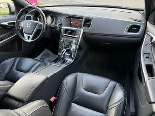 Volvo V60 Volvo V60 2.4 D6 Twin Engine R-Design - NAVI/PANO/LEER/NAP - afbeelding nr 13