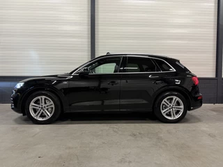 Audi Q5 Audi Q5 55 TFSI e quattro Competition 367PK S-Line PANO/LUCHTVERING/TREKHAAK/360CAMERA/MASSAGE/KEYLESS/MATRIX/VIRTUAL/CARPLAY/SFEER/19
