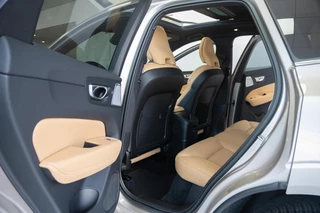 Volvo XC60 Volvo XC60 2.0 T8|455PK AWD|Org NL|1ste Eig|Ultimate Bright|Luchtv.|Bowers & Wilkins|Trekhaak|Head-Up|Pano|Crystal|Dealer Onderhouden - afbeelding nr 42