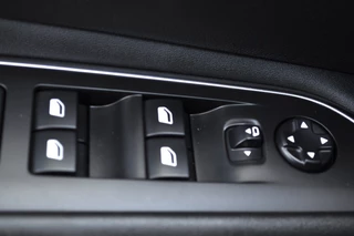Peugeot 3008 Peugeot 3008 1.2 Allure buss. Autom Gripcontrol, navi, ind tel lader - afbeelding nr 12