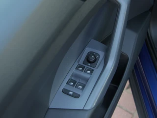 Volkswagen T-Cross Volkswagen T-Cross 1.0 TSI Life | Carplay | Side assist| Full LED - afbeelding nr 30