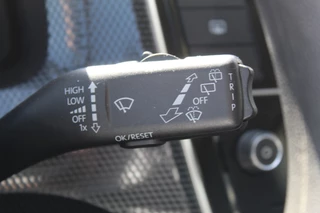 Volkswagen up! Airco , Cruise control , Stoelverwaming , DAB radio - afbeelding nr 9