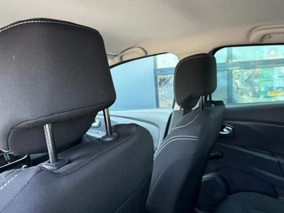 Renault Clio Renault Clio TCe 90 Limited Navi Airco Bluetooth Cruise - afbeelding nr 21