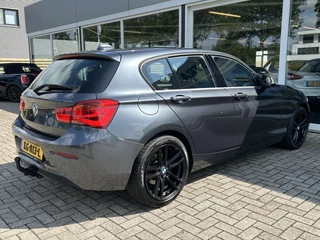 BMW 1 Serie BMW 1 Serie 118d Centennial Executive 50% deal 6.975,- ACTIE Trekhaak / LED / Sport stoelen / Stoel verwarming / PDC achter - afbeelding nr 15