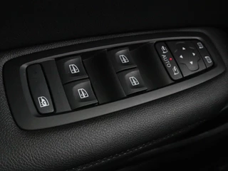 Renault Mégane Renault Mégane 1.3 TCe Bose | Trekhaak | Carplay |  Climate control | Navigatie | Dodehoek detectie | Park Assist | Cruise control - afbeelding nr 28