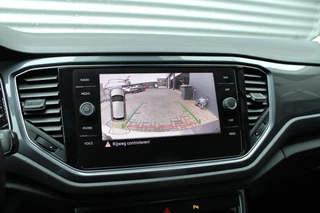 Volkswagen T-Roc Clima Cruise Navi Carplay Camera 17