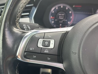 Volkswagen Passat Volkswagen Passat 1.8 TSI DSG R-LINE PANO-DAK/TREKHAAK/360-CAMERA/LEDER/NAVI/ACC/CARPLAY - afbeelding nr 15