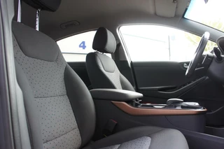 Hyundai IONIQ Hyundai IONIQ Comfort EV ACC|Camera|CarPlay|Navi|PrivacyGlas - afbeelding nr 22