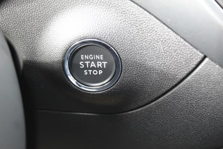 Opel Crossland Opel Crossland 1.2-110pk Turbo 'Elegance'. Mooie en luxe hoogzitter met weinig km's ! Volautm. airco dual, cruise control, camera, comfortstoelen, metallic lak,  LM wielen, navigatie, telefoonvoorb., lane- en side assist, parkeersensoren v+a,  LED verlichting  etc. - afbeelding nr 12