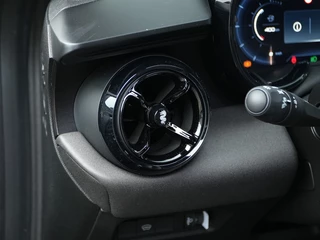 Alfa Romeo Junior Alfa Romeo Junior 1.2 Turbo 136 PK Ibrida Speciale | Techno | Direct Leverbaar - afbeelding nr 23