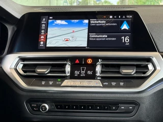BMW 3 Serie BMW 3-serie 320i Executive Sport Sportstoelen|Sfeer|Dealer Onderhouden - afbeelding nr 21