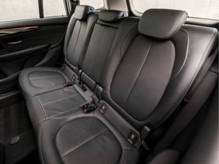BMW 2 Serie BMW 2 Serie Gran Tourer 220i Executive Sportline 192Pk Automaat (PANORAMADAK, GROOT NAVI, HEAD-UP DISPLAY, LEDEREN SPORTSTOELEN, SFEERVERLICHTING, LED KOPLAMPEN, ELEK ACHTERKLEP, NIEUWSTAAT) - afbeelding nr 15