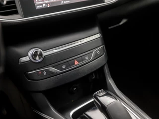 Peugeot 308 Automaat (PANORAMADAK, APPLE CARPLAY, GROOT NAVI, KEYLESS, 360 CAMERA, LEDER, SPORTSTOELEN, PARKEERSENSOREN, GETINT GLAS, TREKHAAK, NIEUWSTAAT) - afbeelding nr 10