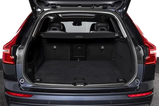 Volvo XC60 Volvo XC60 2.0 T6 Plug-in hybrid AWD Plus Dark | S/K-Panodak | Dig. Cockpit | Adapt. Cruise | Memory Stoelen | Elek. Klep | Stoel-+stuurverw. | 360 Camera | Harman/Kardon | NAV+App. Connect | LM 19