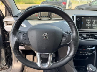 Peugeot 208 Peugeot 208 1.2 PureTech Allure AUTOMAAT / CARPLAY / CRUISE / PDC / BLUETOOTH / ECC / AIRCO / NL AUTO - afbeelding nr 14