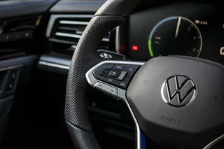 Volkswagen Touareg Volkswagen Touareg R 3.0 TSi eHybrid 4MOTION | Nieuw | Vol opties | Panodak | Dynaudio | Massage | Trekhaak | 22 inch | 5 jaar garantie | - afbeelding nr 39