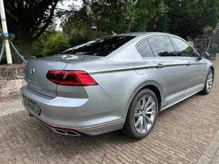 Volkswagen Passat Volkswagen Passat 1.5 TSI | Business R-Line | LED | Camera | Leder | DigiDash | - afbeelding nr 14