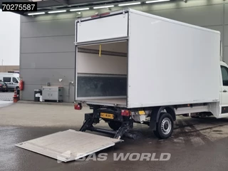 Volkswagen Crafter Volkswagen Crafter 177pk Automaat Laadklep Bakwagen Airco Camera Meubelbak Koffer 19m3 Airco - afbeelding nr 3