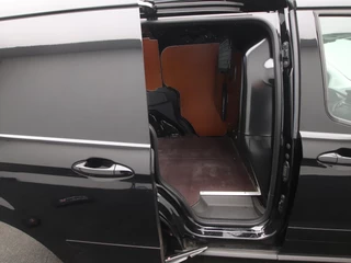 Ford Transit Courier Ford Transit Courier 1.5 TDCI Limited Duratorq S&S | navigatie | parkeersensoren voor & achter | voorruit verwarming | laadvloer - afbeelding nr 18