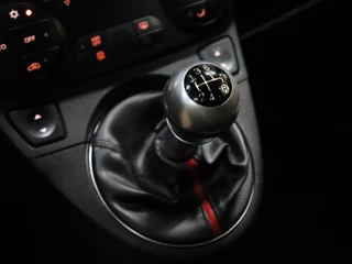 Fiat 500C Fiat 500C 0.9 TwinAir Turbo 500S [DIGITAL DASHBOARD, AIRCO, HALF LEDER, PDC ACHTER, RADIO, CD-SPELER, INTERSCOPE SOUND, NIEUWSTAAT] - afbeelding nr 16