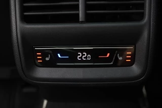 Volkswagen Passat Pano/IQ.Light/360/HK/Head-up/Navi Max/ACC/19