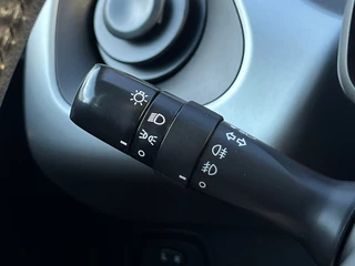 Toyota Aygo Toyota Aygo 1.0 VVT-i x-play | Achteruitrijcamera | Cruise Control | Airconditioning | Elektrische Ramen | - afbeelding nr 29