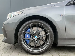 BMW 1 Serie BMW 1-serie 118i High Executive M pakket|Pano|M Sport Remmen - afbeelding nr 18