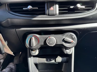 Kia Picanto Airco/Lichtmetalen velgen/Navi/Camera/Cruise Control - afbeelding nr 25