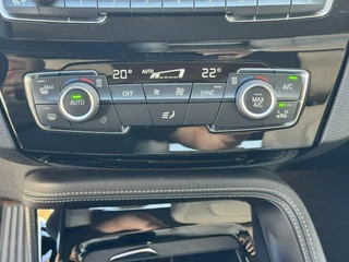 BMW X1 BMW X1 xDrive20i Executive Cruise control Climate control Trekhaak Dealeronderhouden Audio - afbeelding nr 6