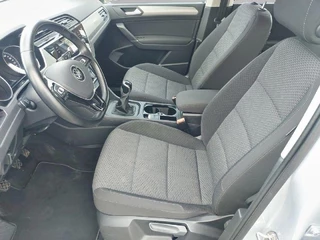 Volkswagen Touran Volkswagen Touran 1.5 TSI Comfortline 7p, airco,cruise,navigatie,app connect,wegklapbare trekhaak,parkeersensoren, - afbeelding nr 10