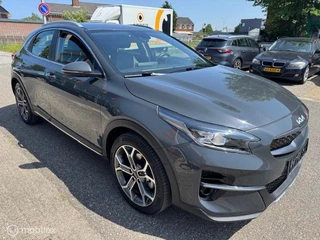 Kia XCeed XCeed 1.6 PHEV Luxe uitvoering  Nieuwe Type & Logo 18 inch Velgen , Stoel Verwarming , Key Less entry , Dodehoek detectie , Electr. Stoel met geheugen , Elect achterklep , Navi - Camera , Parkeerhulp voo & achter, Priveglas - afbeelding nr 8