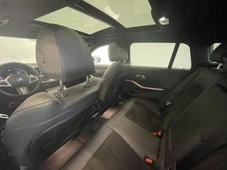 BMW 3 Serie BMW 3-serie Touring 320e M-Sport Aut-8 Panoramadak Adaptive M-Technic Chassis LED Navi Cruise Control PDC VA 19