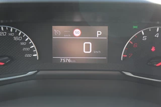 Peugeot 2008 Zo goed als nieuw, slechts 7.500km ! Navigatie, airco, telefoonvoorb. metallic lak, LM wielen, Isofix, Apple Carplay/Android auto etc, etc. - afbeelding nr 7