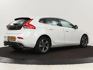 Volvo V40 Volvo V40 2.0 D2 R-Design | Stoelverwarming | Trekhaak |  Xenon | Leder/Alcantara | Navigatie | Parkeerhulp | Climate control - afbeelding nr 27
