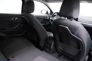 BMW 1 Serie BMW 1-serie 118i Sport Black Edition Navi Cruise CarPlay NAP - afbeelding nr 22
