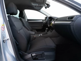 Škoda Superb Skoda Superb Combi 1.4 TSI iV 218pk Ambition | Navigatie | Privacy glass | Trekhaak - afbeelding nr 17