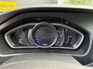 Volvo V40 Volvo V40 2.0 D3 R-DESIGN | AUTOMAAT | TREKHAAK | EURO 6!! - afbeelding nr 24