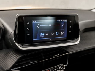 Peugeot 208 (APPLE CARPLAY, GROOT NAVI, LED KOPLAMPEN, SPORTSTOELEN, LANE ASSIST, CRUISE, NIEUWSTAAT) - afbeelding nr 24