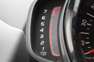 Peugeot 108 Airco , Bluetooht , LED dagrijverlichting , Elek.ramen voor Toerenteller - afbeelding nr 11