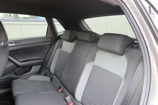 Volkswagen Polo Volkswagen Polo 1.0 TSI 116pk Highline Business 2xR-Line , Beats audio , PDC, Navi, Carplay, LMV, Cruisecontrol. dealer onderhouden. - afbeelding nr 20