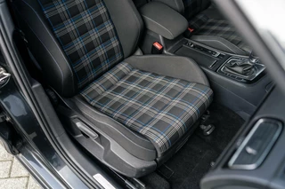 Volkswagen Golf Volkswagen Golf 1.4 TSI GTE Stoelverw climate DSG - afbeelding nr 47